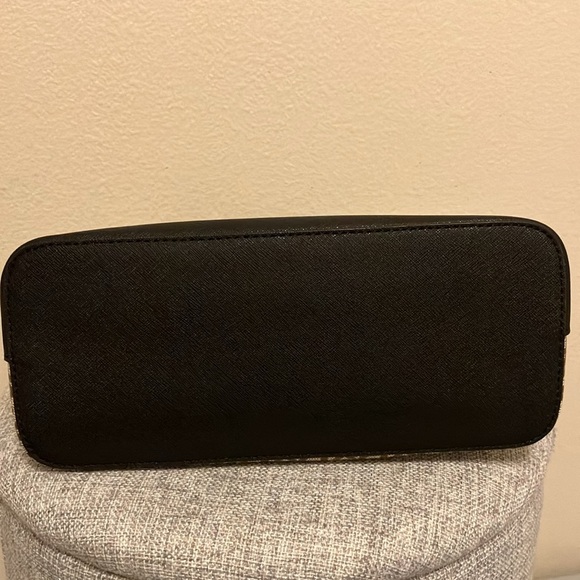 EUC Dkny bag - Picture 7 of 14